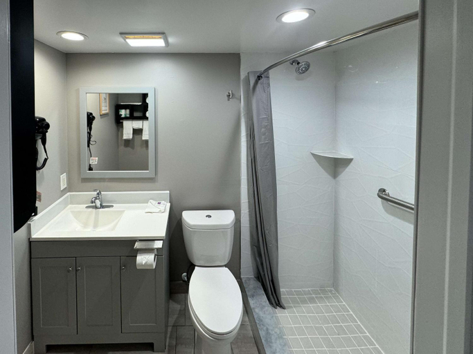 Bathroom 3, Studio 6 Englewood, FL, Charlotte
