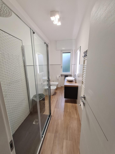 4, aria di mare, Genova