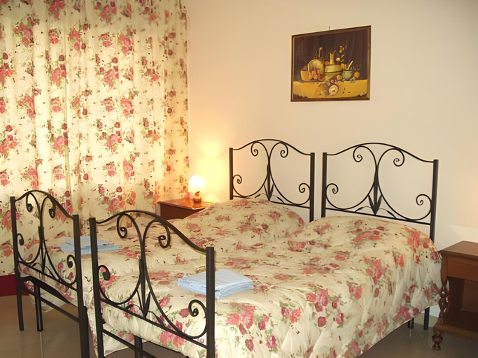 Others 4, Bed&Breakfast A Bologna, Bologna