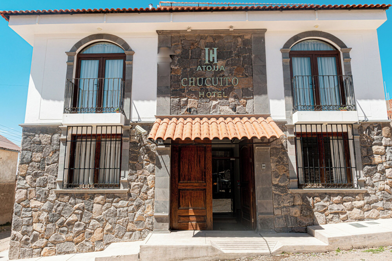 Exterior & Views
