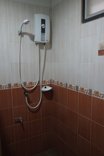 Bathroom 3, Gino House, Pattaya