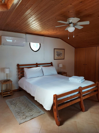 Others 5, Casa Vida Alegre, Calheta