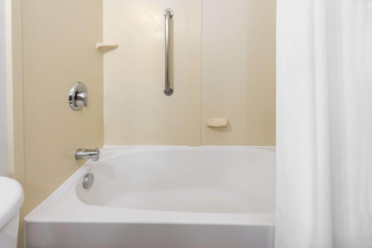 Bathroom 15