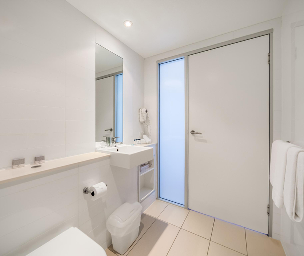 Bathroom 19