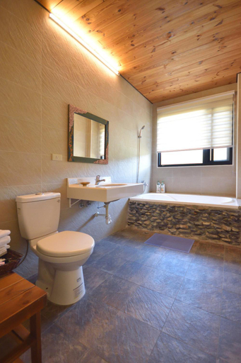 Bathroom 3, One Taitung, Taitung