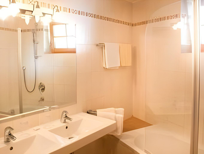 Bathroom 2, Bruggerhof, Innsbruck Land