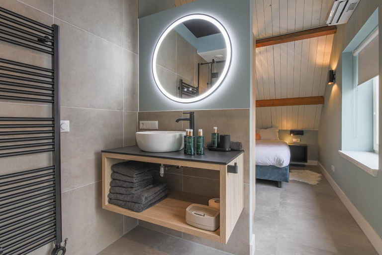 Bathroom 3, Hotel Zoet & Slaap, Veere