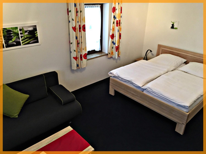 Bedroom 3, Das Gastehaus Eimeldingen, Lörrach