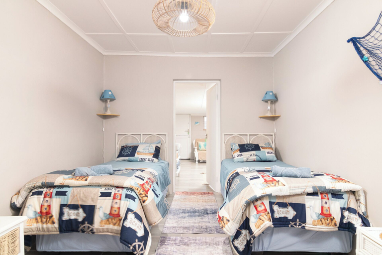 Bedroom 2, The Fisherman's Porch, West Coast