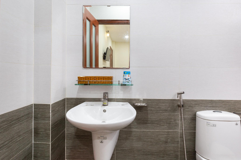 Bathroom 11
