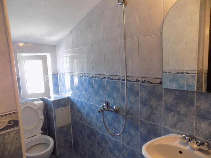 Bathroom 2, Rali Apartments, Primorsko