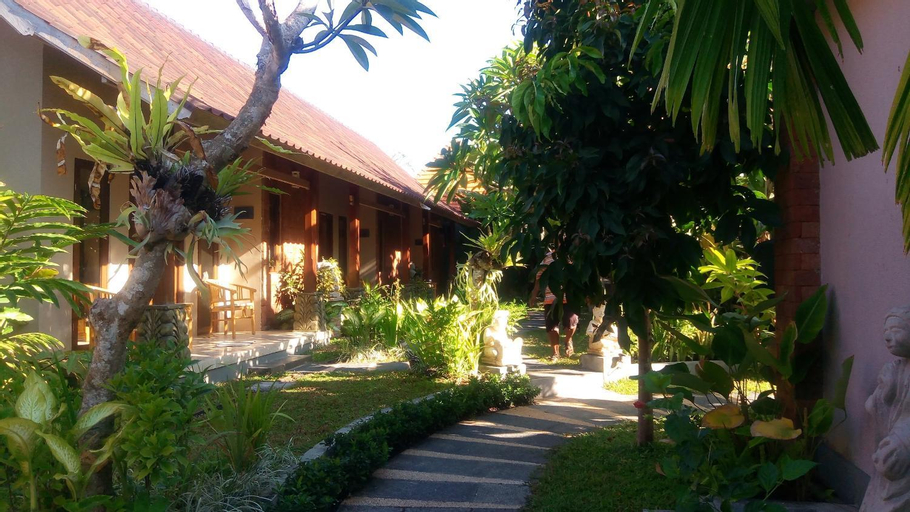 Exterior 5