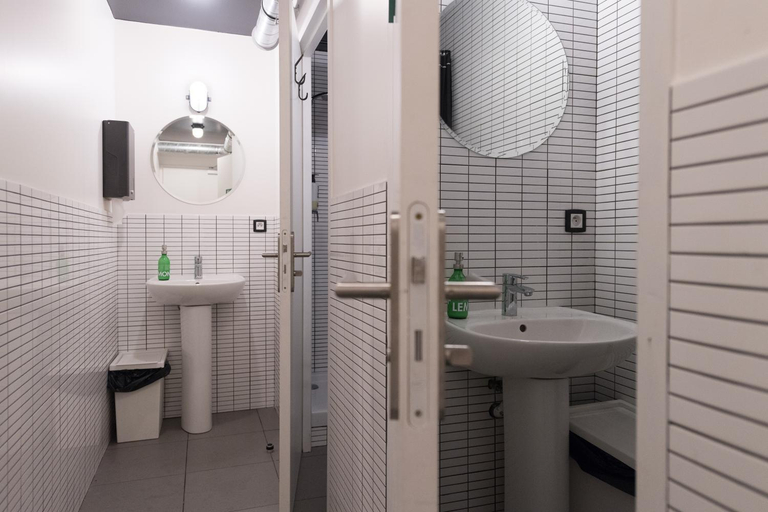Bathroom 3, ho36 Hostel, Rhône