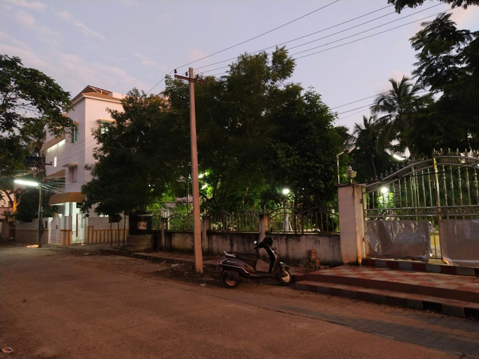 Others 5, Mayurapriya Inn, Kancheepuram