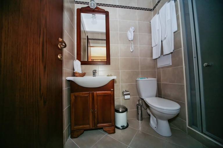Bathroom 2, Retro Hotel, Haskovo
