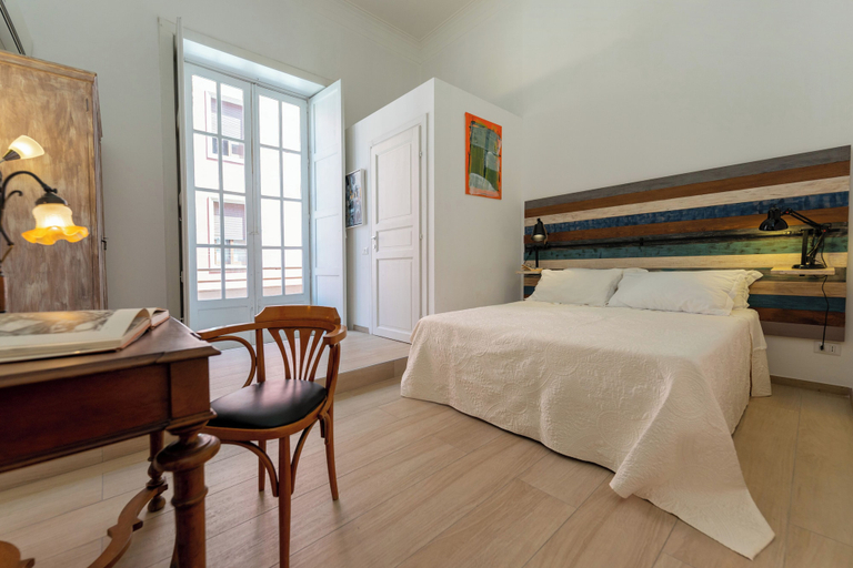 Bedroom 3, Donna Fortuna, Catania