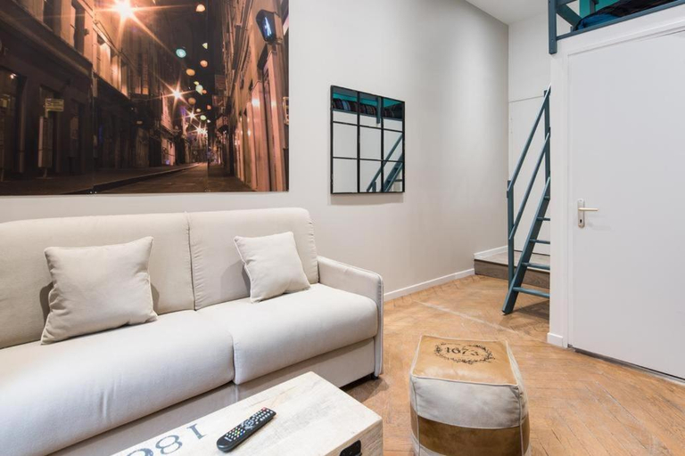 Others 5, Centre/Place Jaures * Studios MyCityHome * Mezzanine, Loire