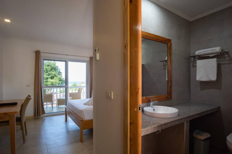 Bathroom 5, Cebu Seaview Dive Resort, Moalboal