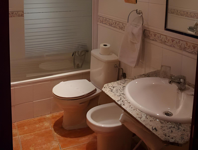 Bathroom 3, Hotel La Jara-Arribes, Salamanca
