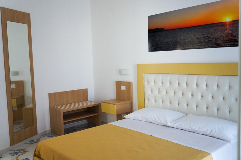 Others 2, B&B Mareluce, Lecce