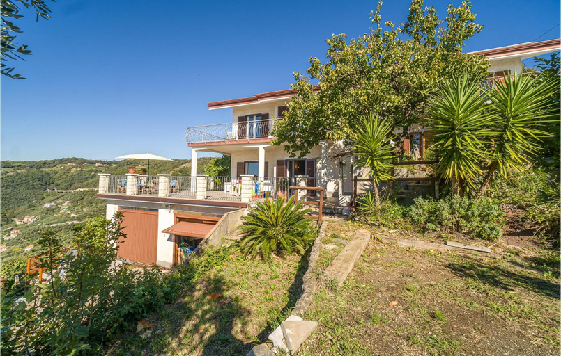 Pet Friendly Home In Moneglia With Kitchen, Genova