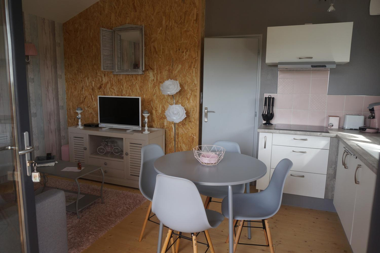 Dining Room 8