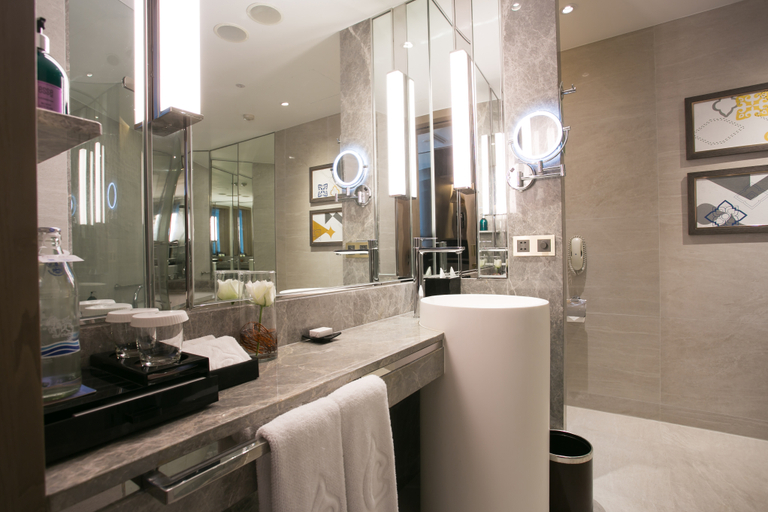 Bathroom 20