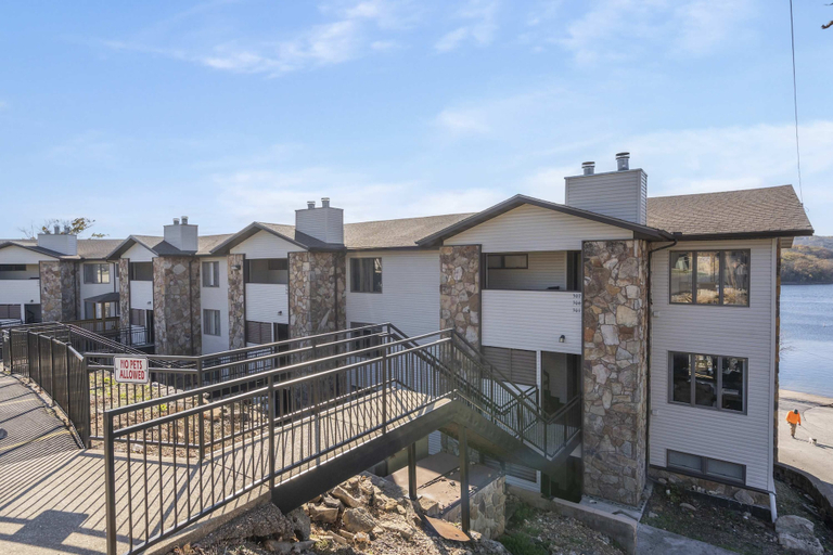 Exterior & Views 2, Lakescape at The Getaways, Stone
