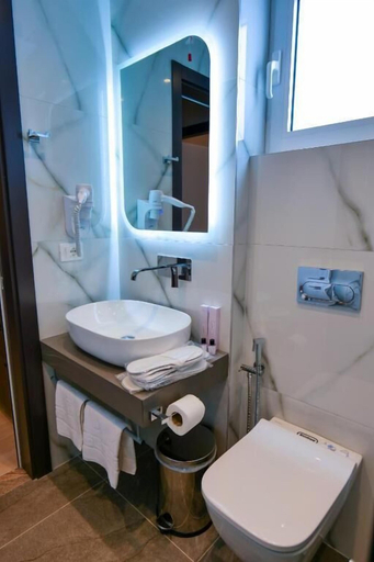Bathroom 3, Nerium Hotel, Sarandës