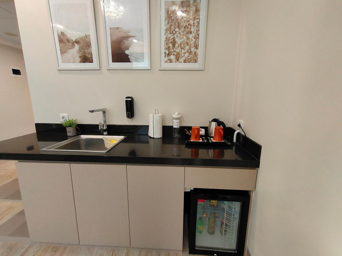 Dining Room 8
