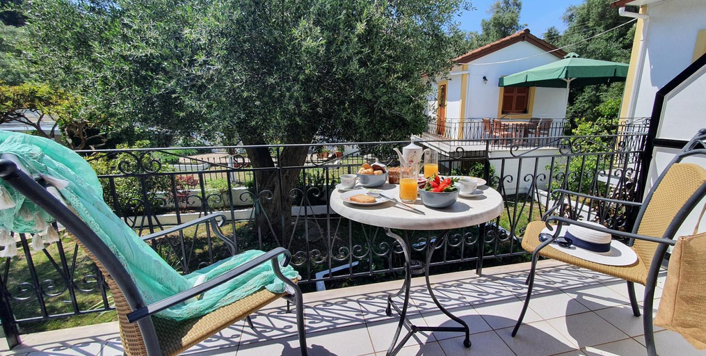 Others 4, LIvadi Studios with Pool, Ionian Islands