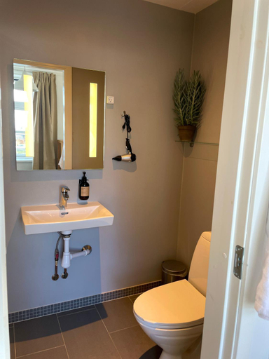 Bathroom, Gilbjerg Strandhotel, Gribskov