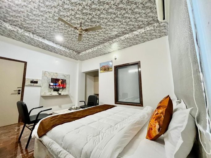 Bedroom 5, Hotel Banjara Hills, Sirohi