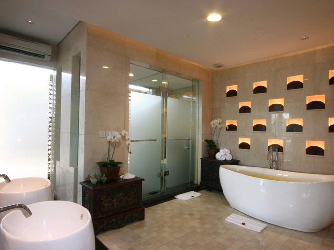 Bathroom 9