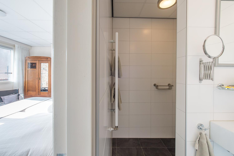 Bathroom 3, B&B Binnengewoon Veere-NEW, Veere