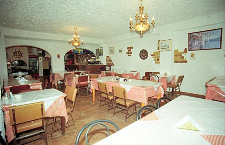 Food & Drinks