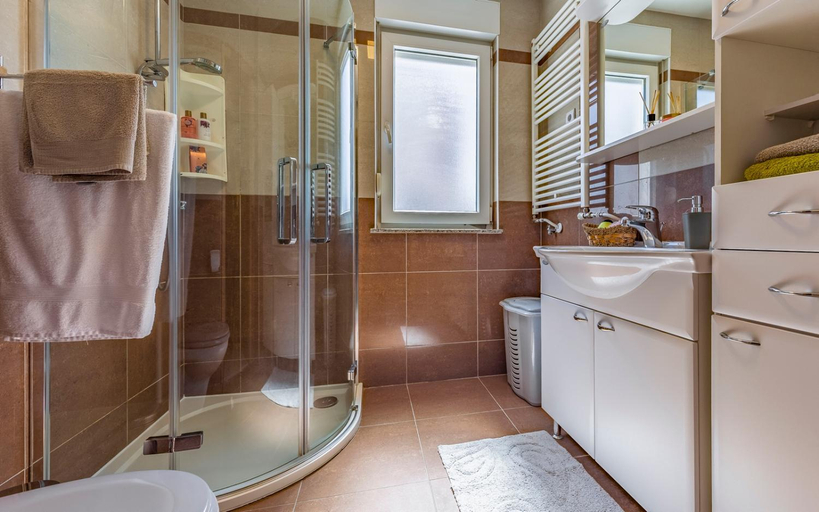 Bathroom 2, Apartments Istriensonne - Haus Stephan, Medulin