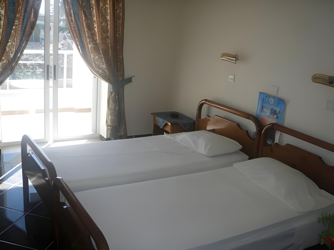 Bedroom 3, Hotel Eleni, South Aegean