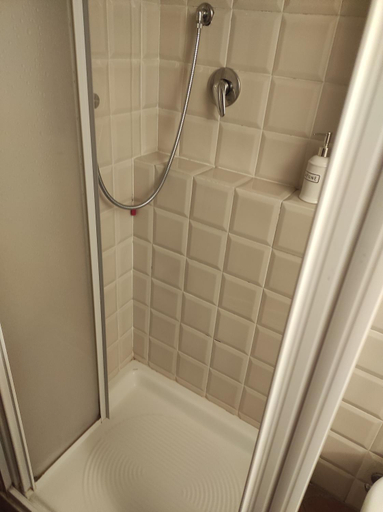 Bathroom 3, La Casina, Arezzo