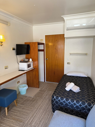 Bedroom 2, Crown Motel Wellington, Wellington