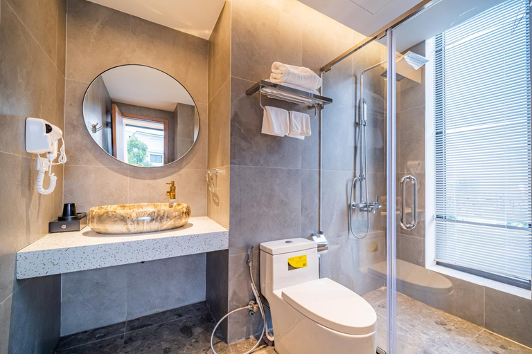 Bathroom 4, SALLY HUONG VILLA - Venue Travel, Hạ Long