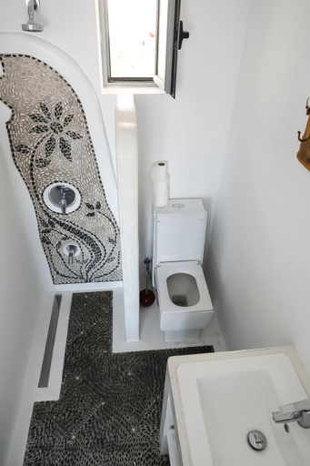 Bathroom 4, Pefkos Eye, South Aegean