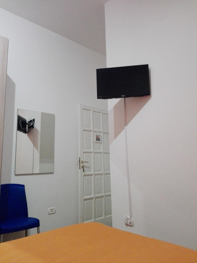 Others 4, B&B Feel Salerno, Salerno