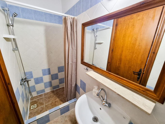 Bathroom 1, Poseidon's Pool Paradise, Larnaca