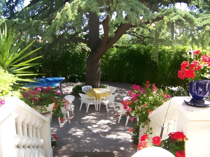 Others 5, Le Thimothee : Hotel & Studios, Var