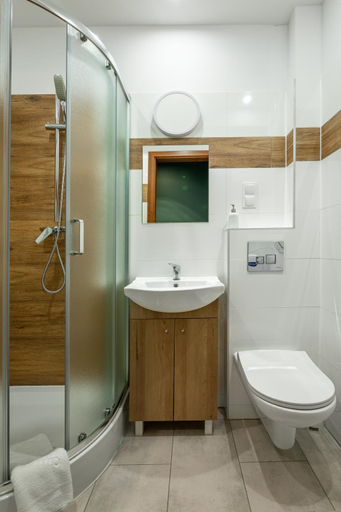 Bathroom 5, Dom Wczasowy KAMELA, Kłodzko