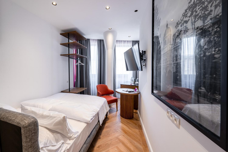 Bedroom 2, Kent Hotel Domenig, Wien