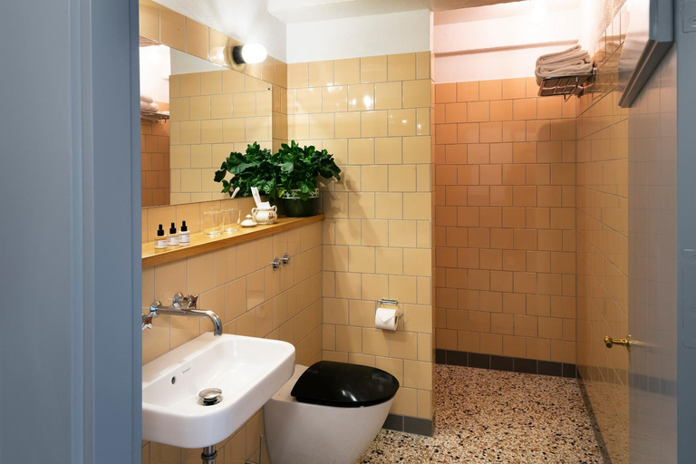 Bathroom 2, Kanalhuset, Copenhagen