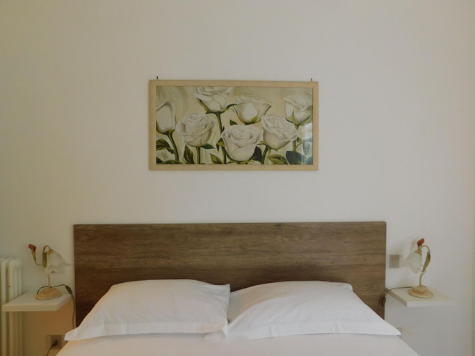 Bedroom 2, Michy's house, Genova