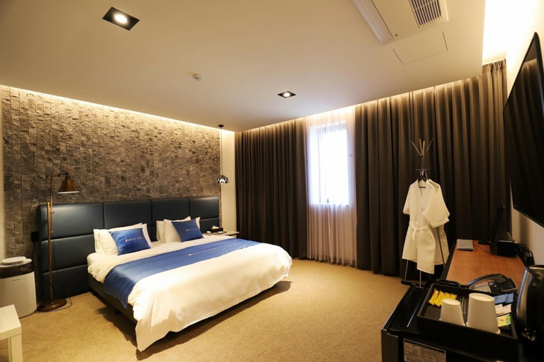 Bedroom 3, Chuncheon Hotel Bentley, Chuncheon
